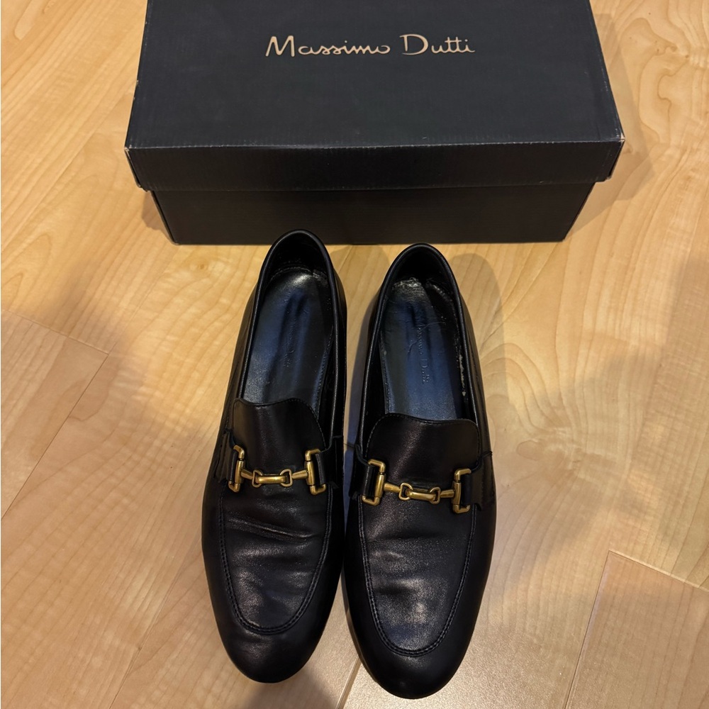 Massimo Dutti Genuine Leather Black Loafers Women’s size 40